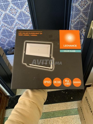 كشاف ضوئي LED LEDVANCE 100W – 6500K – IP65