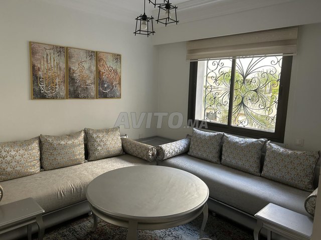 ✨صالون مغربي للبيع مع أغطية احتياطية✨