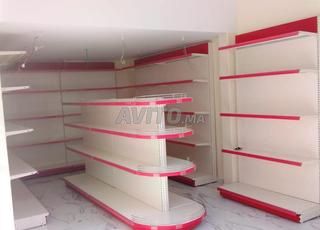 رفوف عرض قشدة