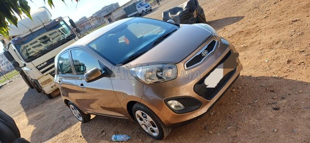 Kia Picanto modèle 2015 avec clim
