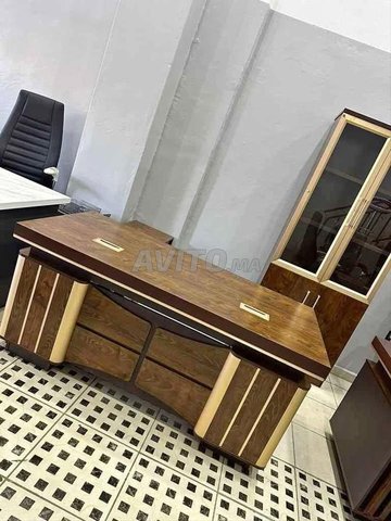 🏢 Mobilier de bureau importé