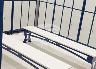 Des vestiaires métalliques