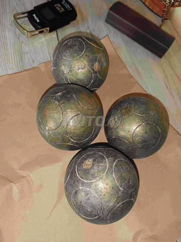 كرات ليونيز