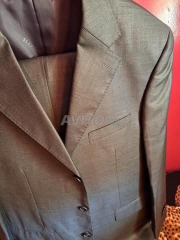 بدلة كوستارد بوس 54 XL جديدة