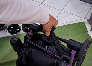 عربة أطفال بحجم حقيبة