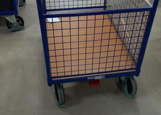 Chariot à cage