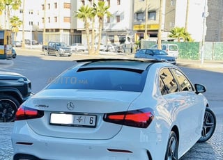 MERCEDES CLASSE À 200 BERLINE