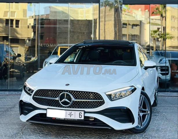 MERCEDES CLASSE À 200 BERLINE