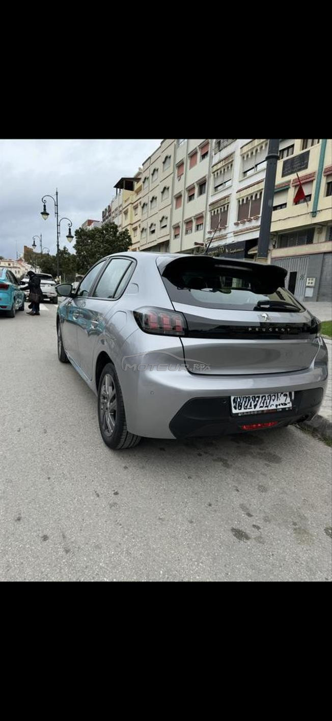 Peugeot 208 Diesel Automatique 2022 à Tanger