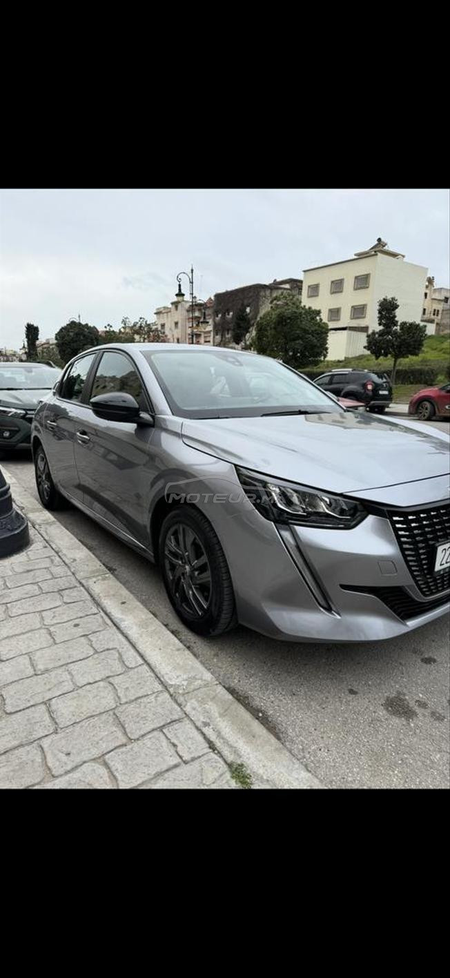 Peugeot 208 Diesel Automatique 2022 à Tanger