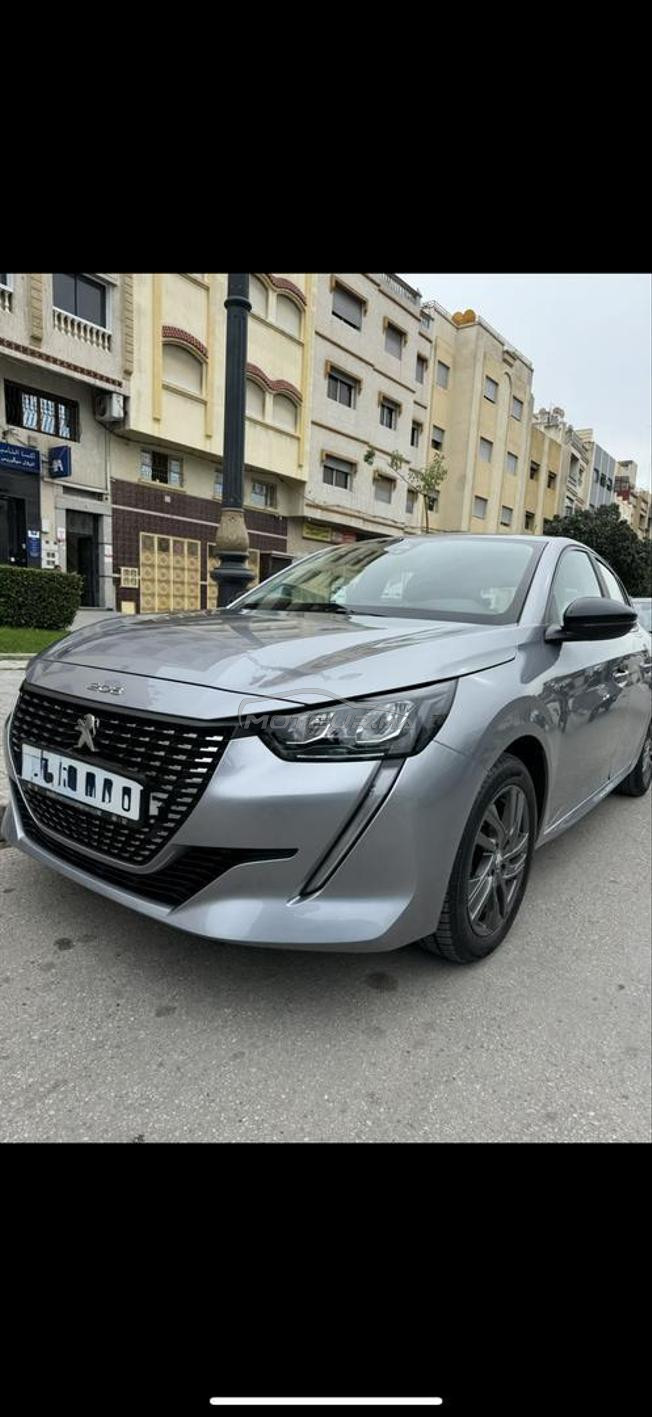 Peugeot 208 Diesel Automatique 2022 à Tanger