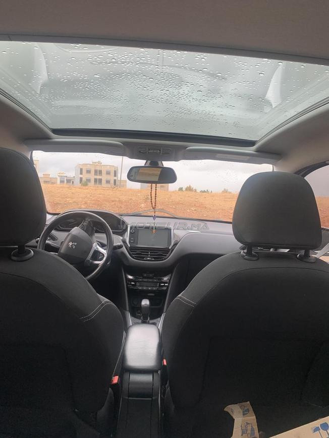 Peugeot 208 tech esition