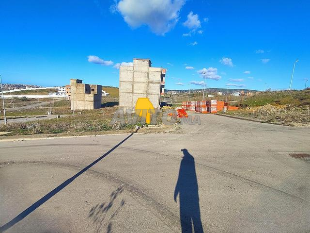 Terrain à vendre ou à échanger contre une voiture, 2 façades sur route 12/12m