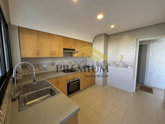 TRES BEL APPARTEMENT AVEC VUE DEGAGEE - image 3