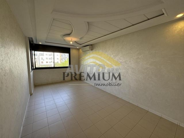 TRES BEL APPARTEMENT AVEC VUE DEGAGEE - image 4