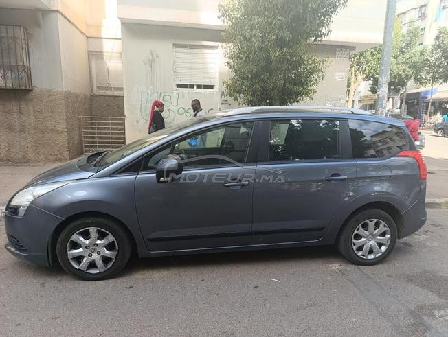 Peugeot 5008 modèle 2012