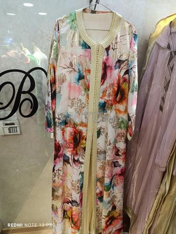 طقم تقليدي جميل جدا للمناسبات