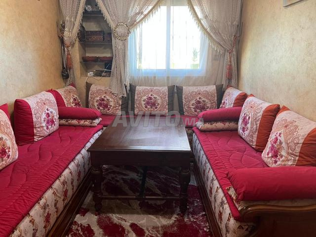 صالون للبيع