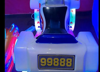 لعبة على شكل دراجة شرطة تعمل بالعملات