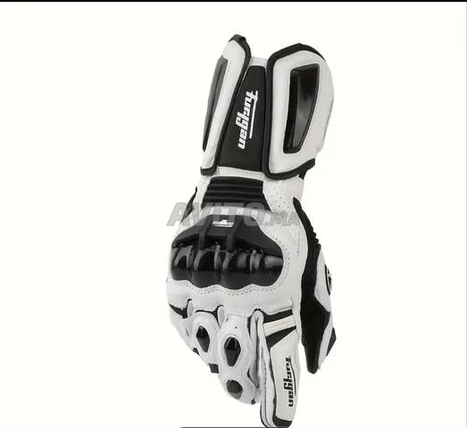 قفازات فيوريغان جديدة لم تستعمل قط مقاس L