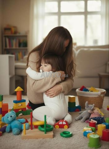 امرأة تنظيف منزل حضانة طبخ جليسة أطفال - 2