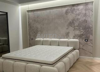 سرير بتصميم عصري للغاية - مريح