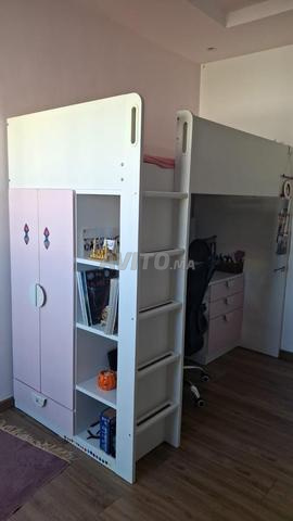 سرير بطابقين من إيكيا مع مكتب وخزانة