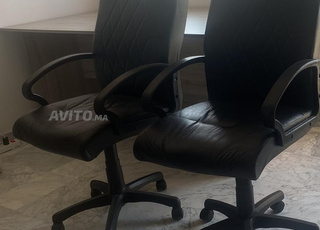 Bureau / 2 chaises de bureau