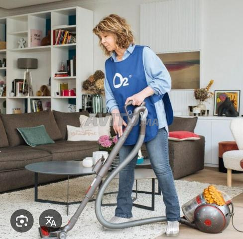 Femme de ménage et nounou et la cuisine