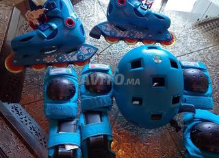 حذاء تزلج بعجلات للبيع