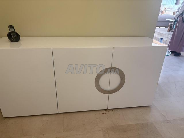 بوفيه أبيض 3 أبواب - عصري وعملي