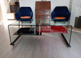 طاولة قهوة من الزجاج المقسى