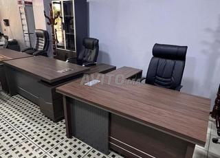 مكتب مستورد عصري وفاخر مناسب للإدارات والشركات