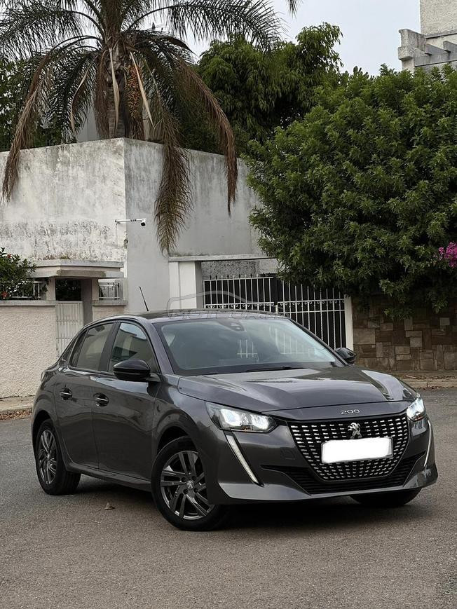 Peugeot 208 Diesel Manuelle 2023 à Rabat
