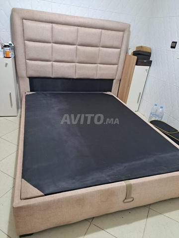 سرير لشخصين