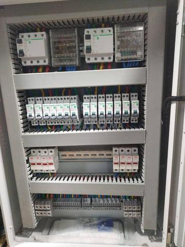 كهربائي محترف سباك