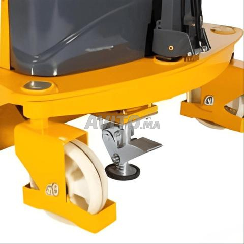 Gerbeur Semi-Électrique 3m –1500 kg Disponible immédiatement