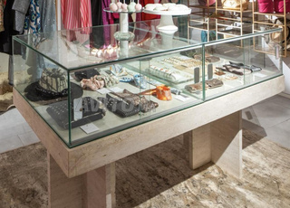 كونسول ترافيرتين