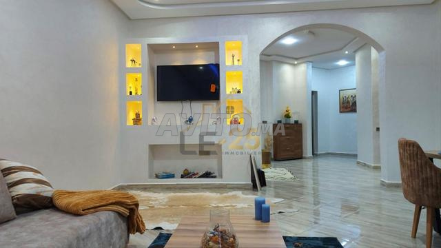 شقة جميلة بمساحة 137 متر مربع للبيع مع مسبح