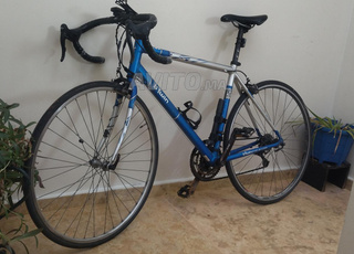 Vélo de route b'twin 6061