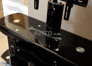 خزانة تلفزيون في حالة جيدة