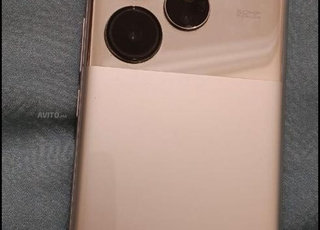 realme gt6 avec chargeur et 5 pochette