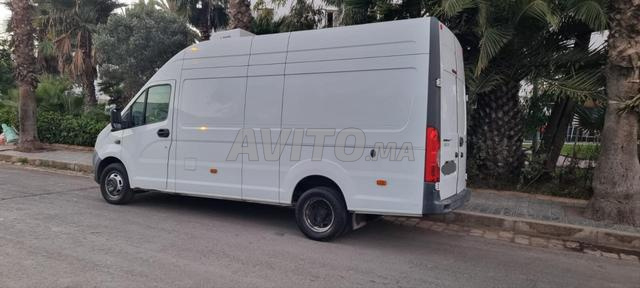 Gazelle frigo 3 panneaux 3500kg model 2023 km 98000