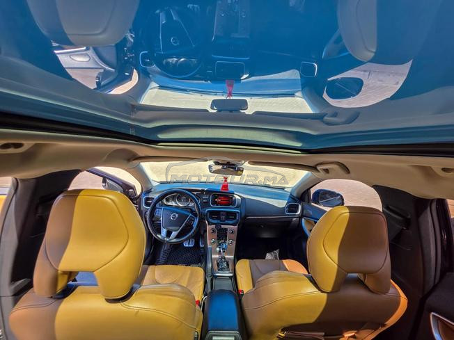 volvo v40 cross country 