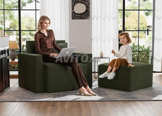 POUF Couleur Olive Noire très bonne condition.