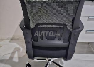 كرسي مكتب جديد