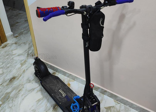 Trottinette presque neuve batterie 48V