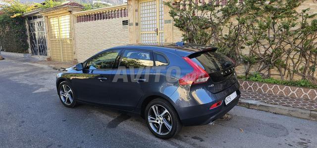 Volvo V40 Diesel Manuelle 2018 à Casablanca