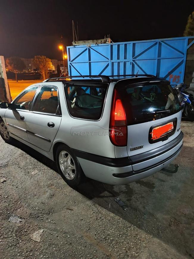 Renault laguna modèle 99 douane 2009