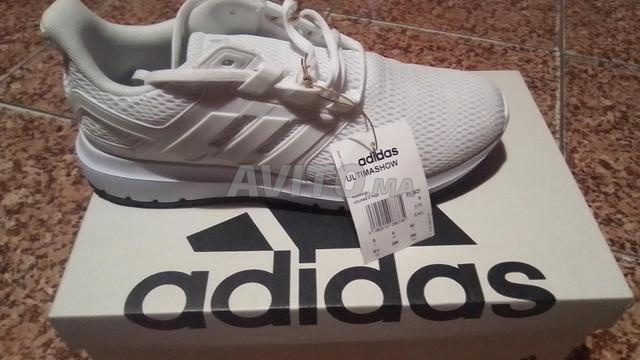 حذاء رياضي جديد قادم من فرنسا أصلي